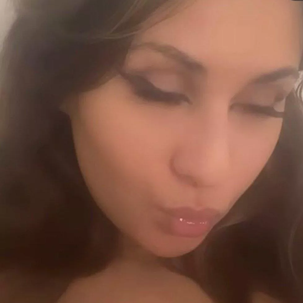 Anyone online wanting a chav to facefuck me