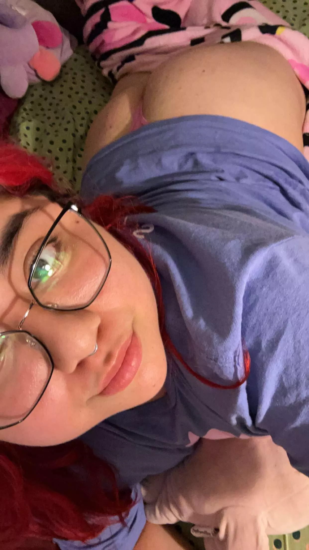 Anyone wanna send some dick pics? ;)