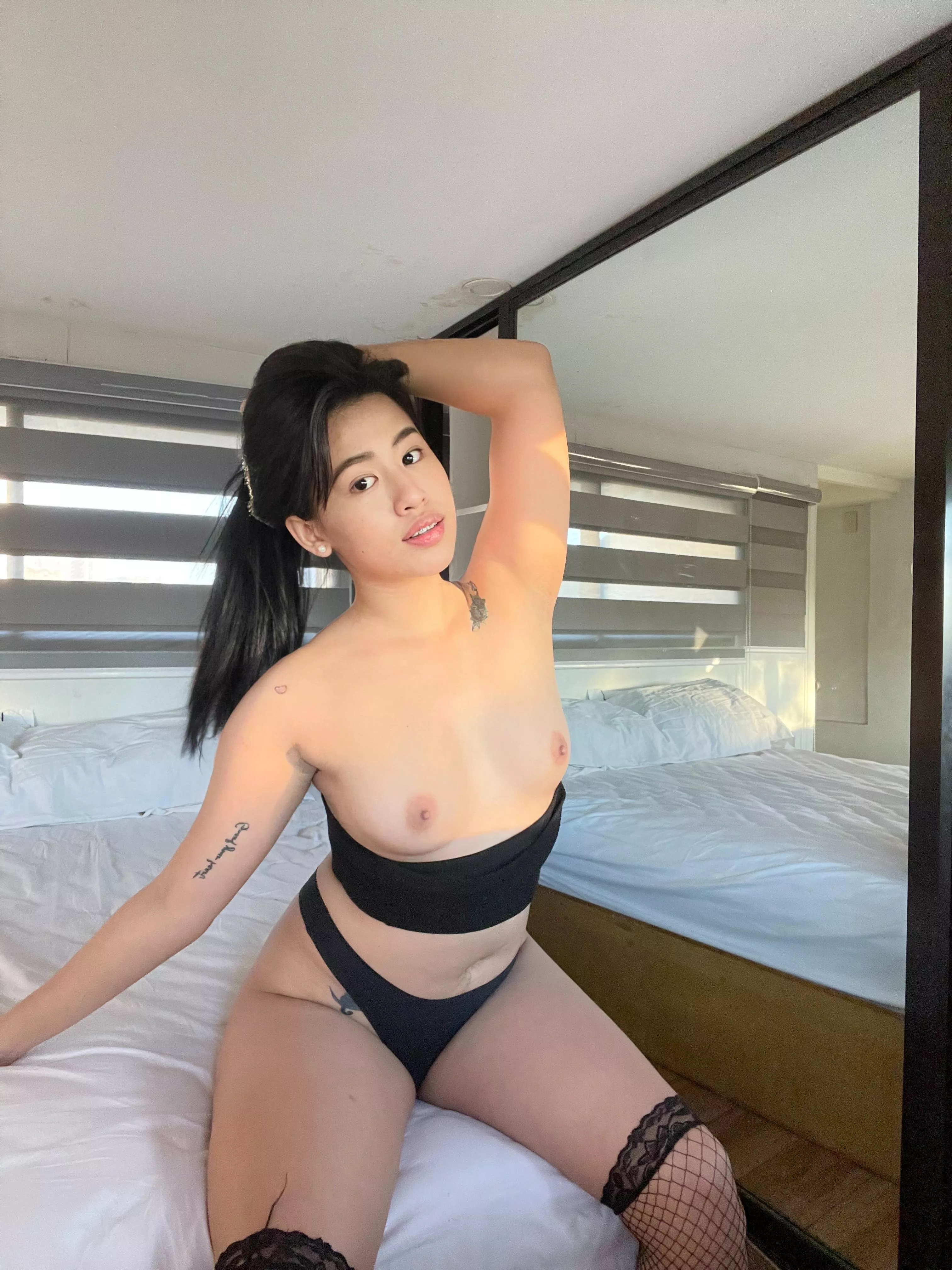 Are u jerking off to my selfies