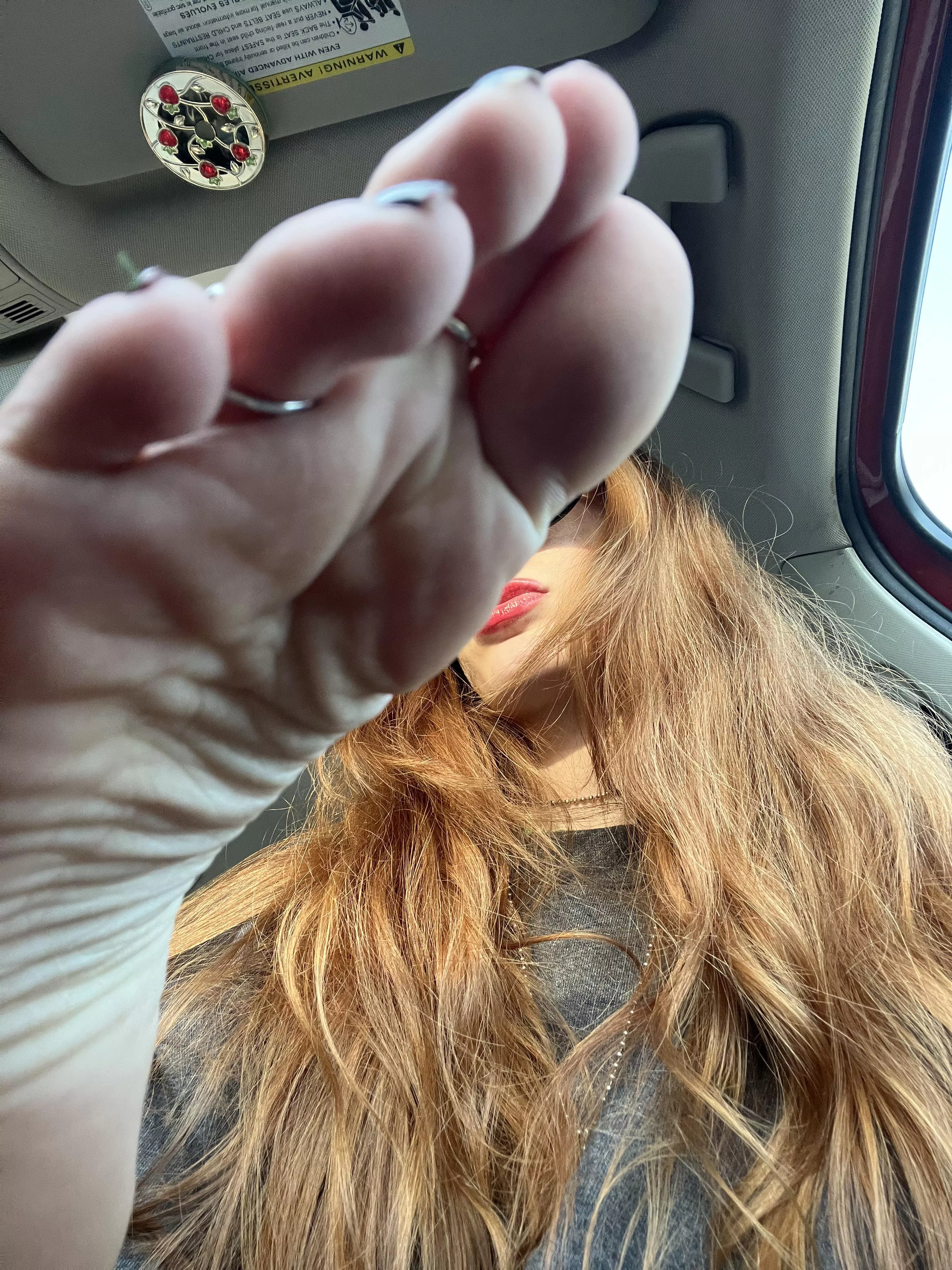 Could you suck every single toe? 