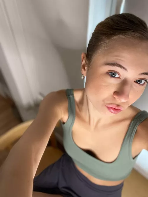 crop top season is back