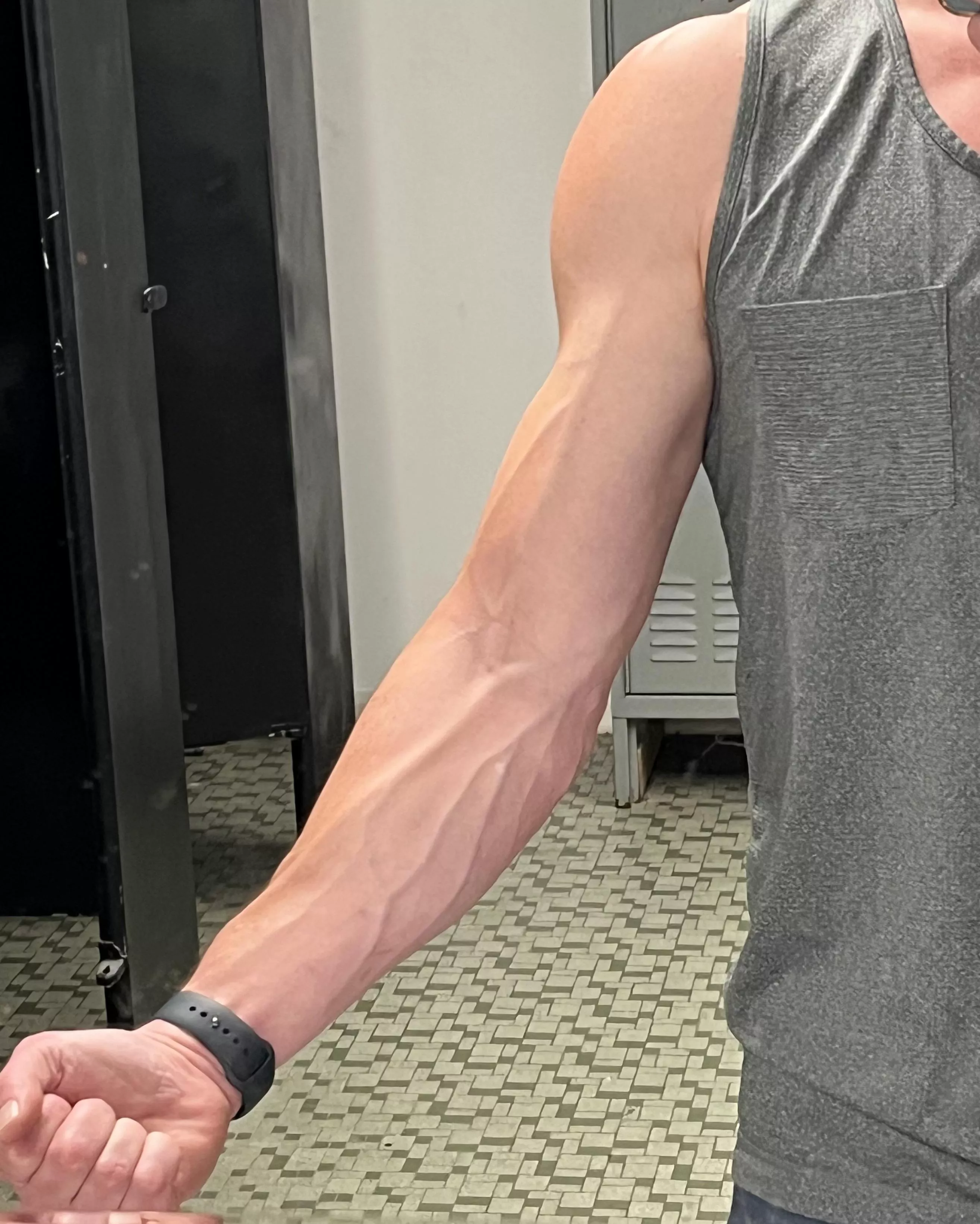 Deadlift day always gives that good pump. 