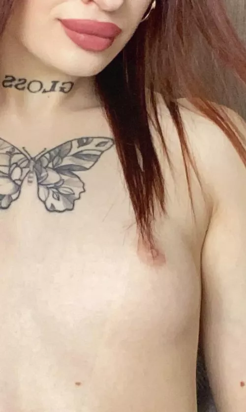 Do like my hands? ☺️