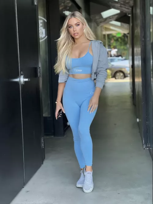 do you like my gym outfit (f)