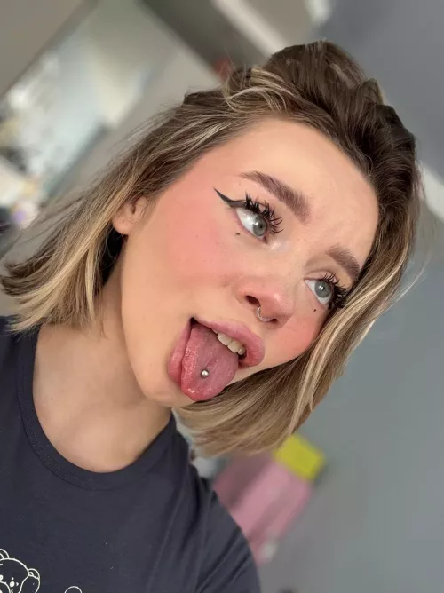 Do you think my ahegao is sexy or stupid