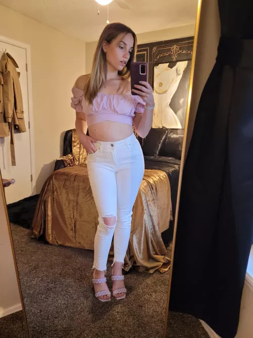 Feelin' Fly in My Crop Top! Rate My Style and Boost My Confidence!