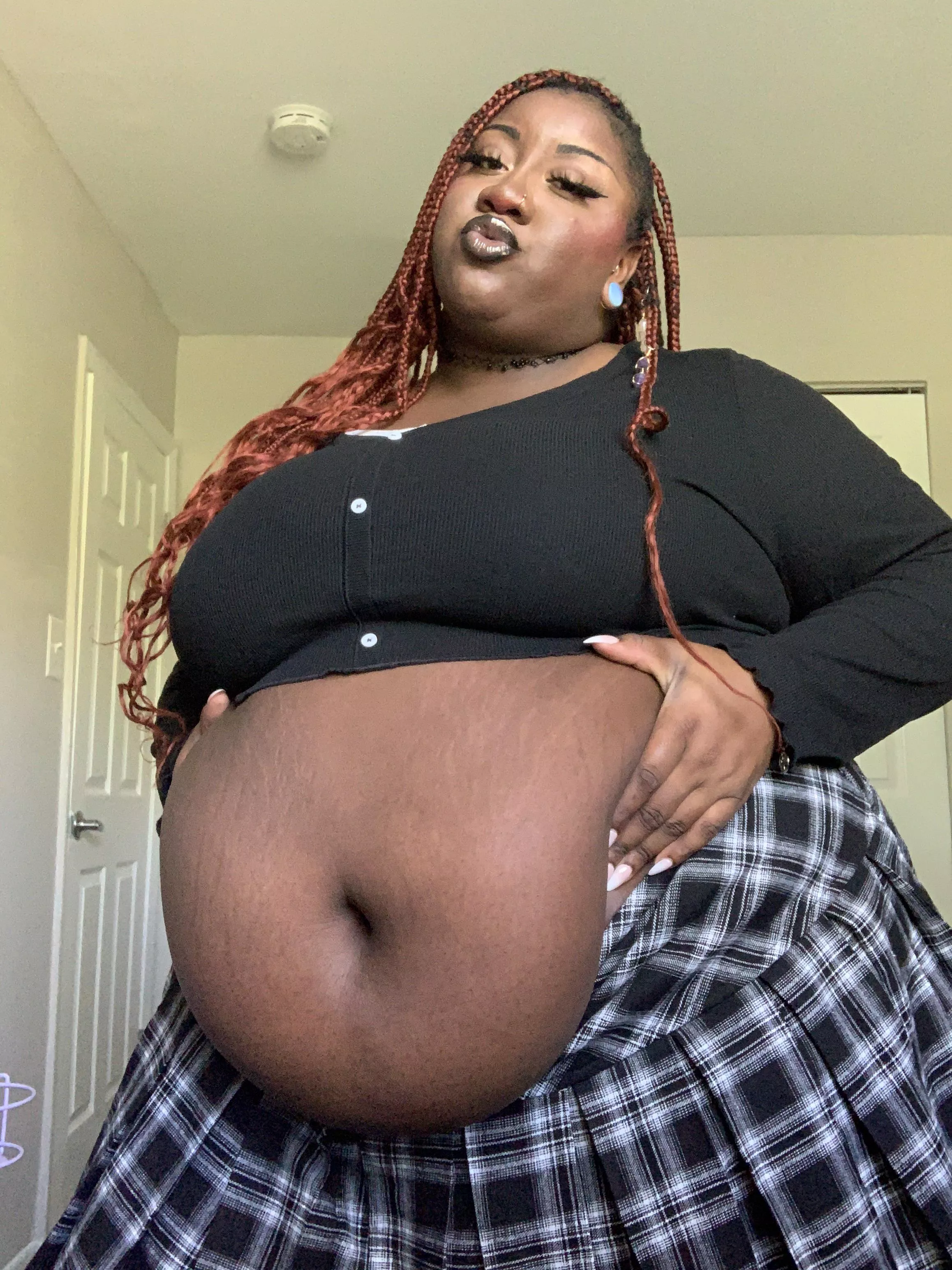 Having this much belly is truly a blessing🥰