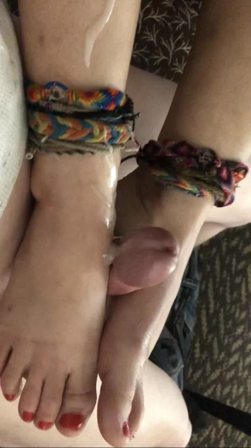 Her first footjob. DM if you’d like to collab🦶💦