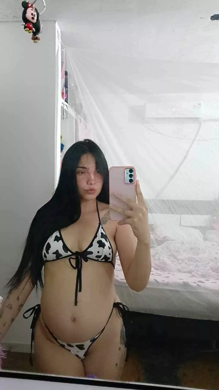 hi daddy here you have a playful and very hot pregnant woman ready for you 😈🤰🏻🍆