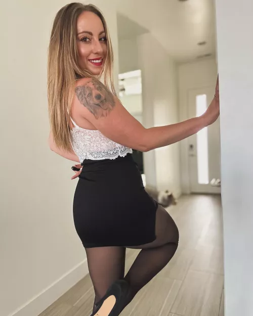 Hi, this is my first post here. Happy Friday 🥰 