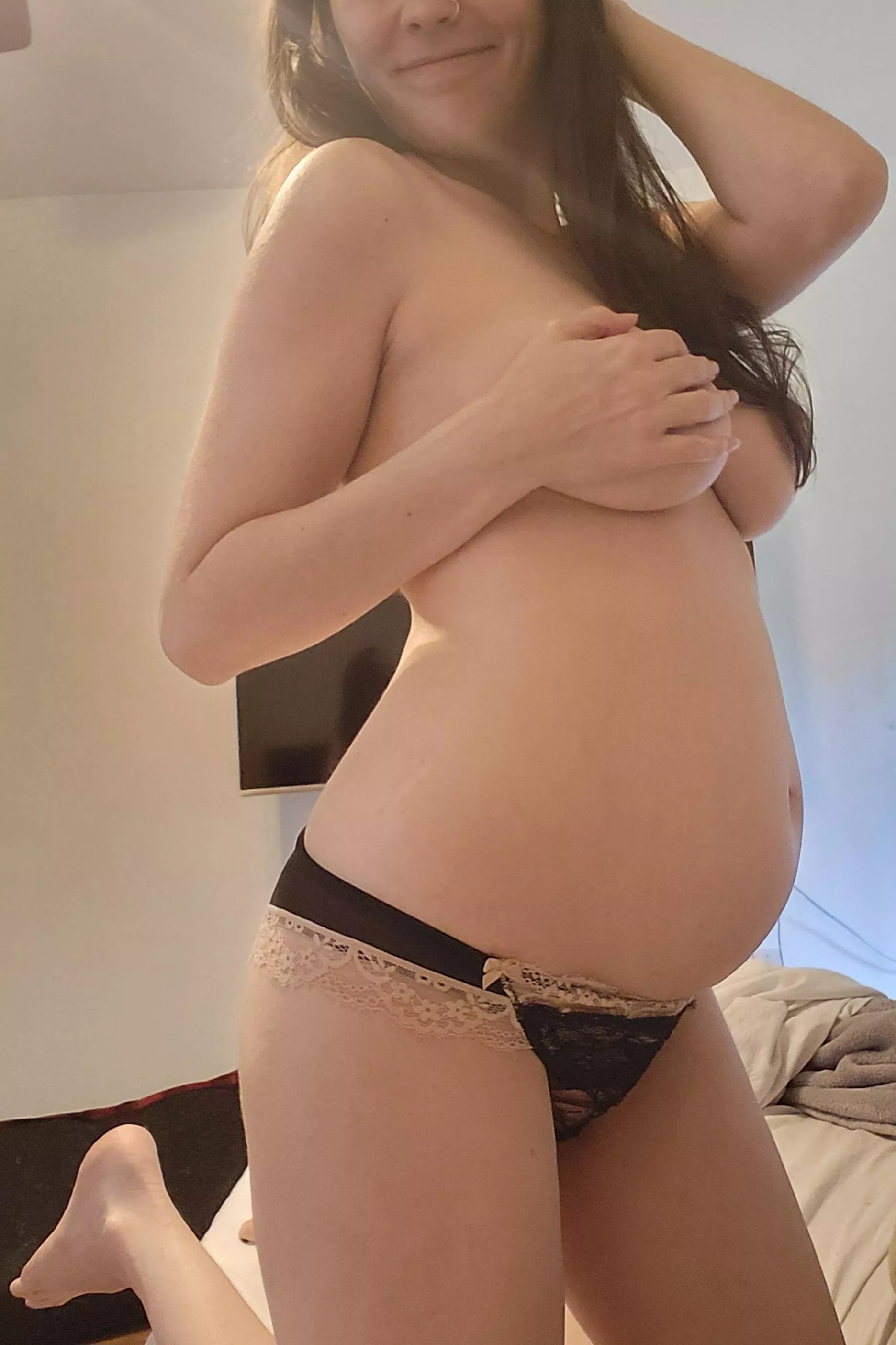 I love how my belly is looking! 😍