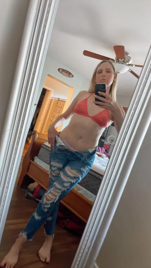 I might be the middle-aged neighbor lady you've always wished for @Amandastarrly