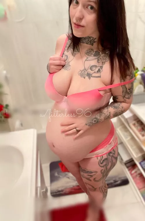 I miss being pregnant (; 