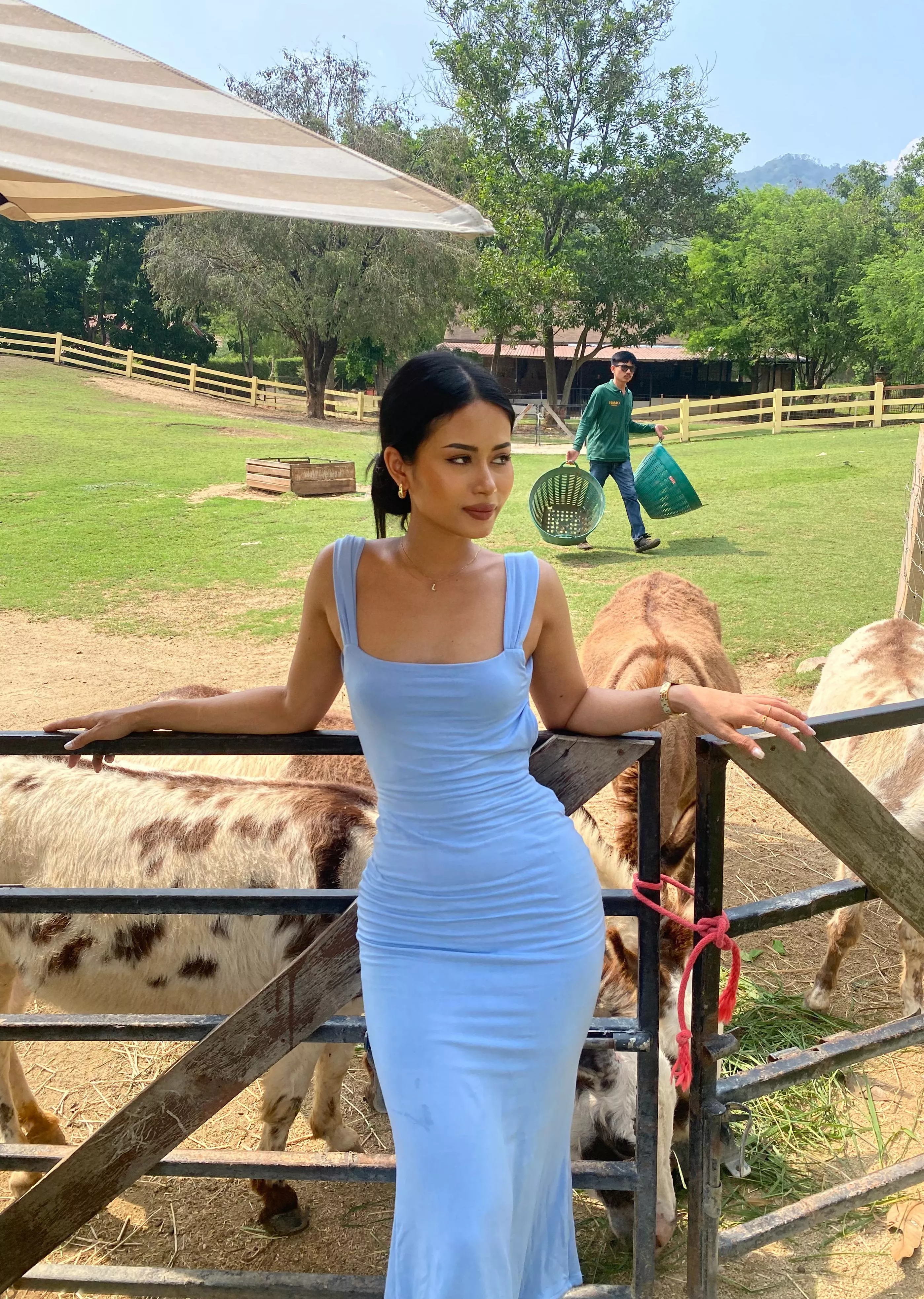 I still like to wear a tight dress on the farm... you like?