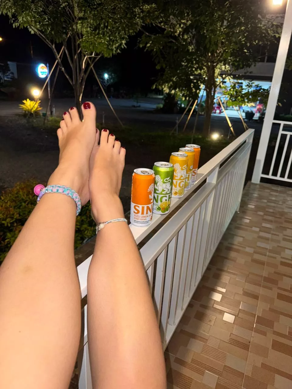 I want you to feel free to worship my feet on the street