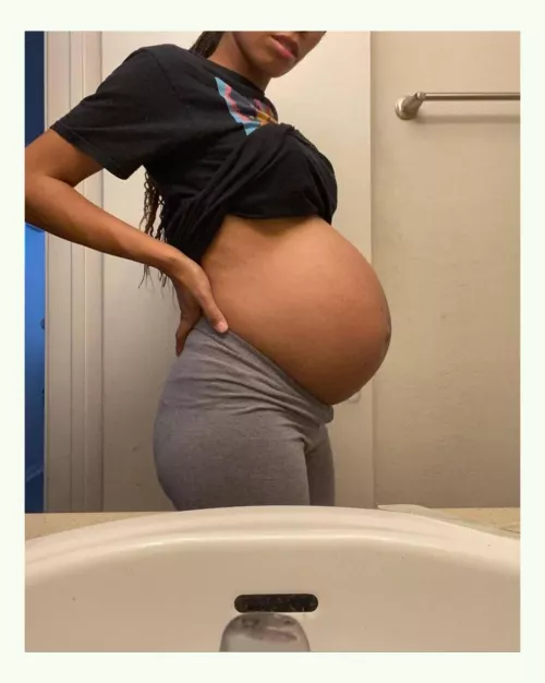 I want you to worship my body wyile i carry your bully/ boss baby & how he uses me thru my pregnancy