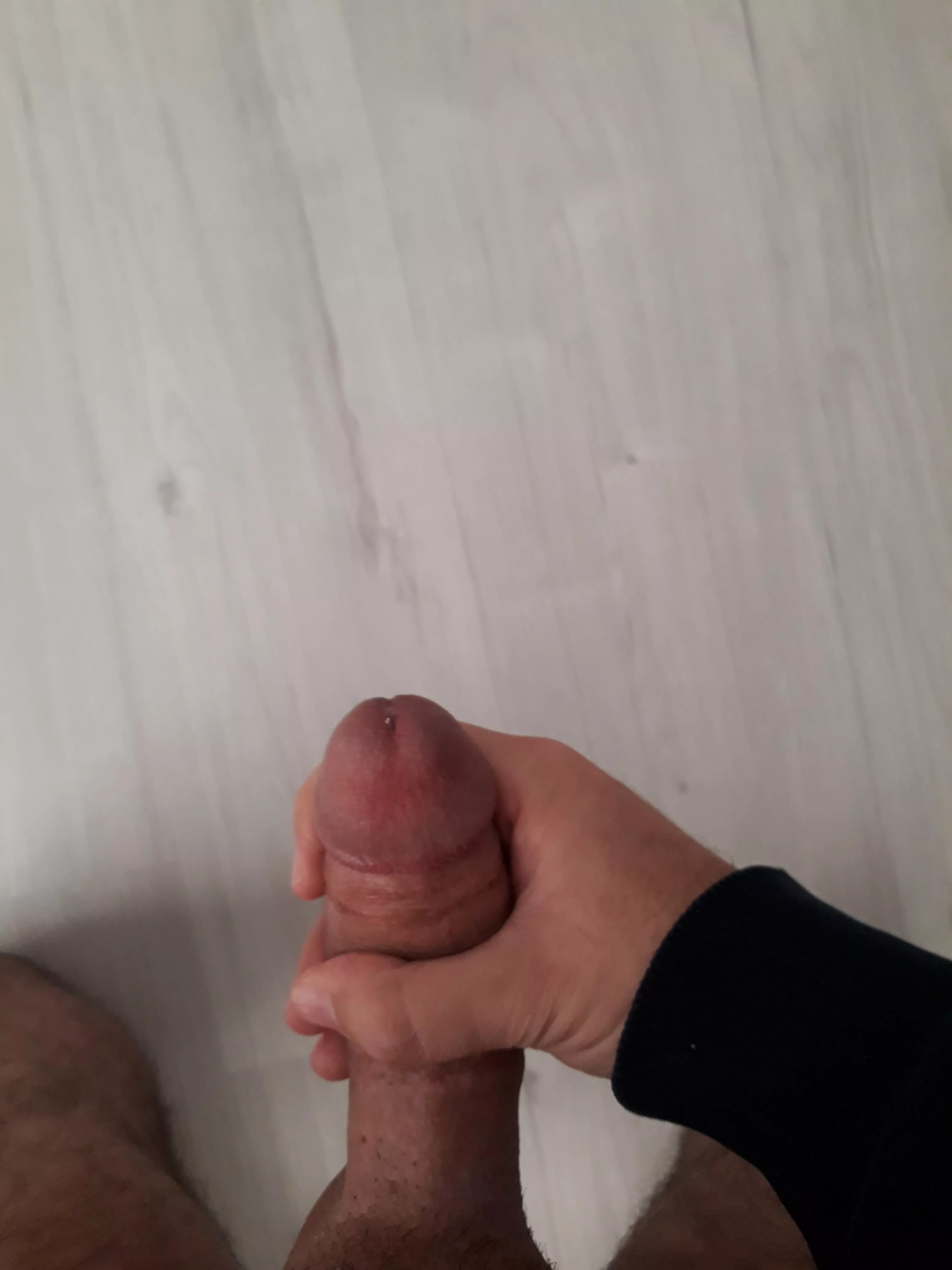 Is there a submissive who wants to play?