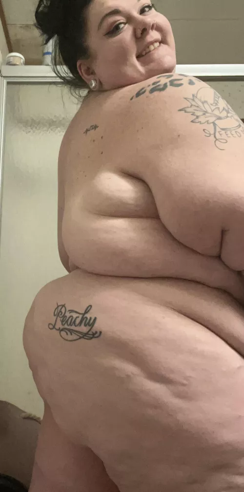 It’s my birthday, and I got all this cake to share . 🍰😘