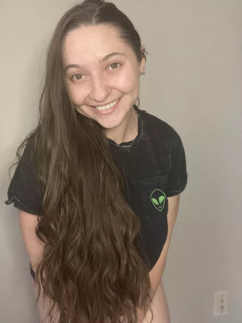 Just your sexy brunette next door… 😘