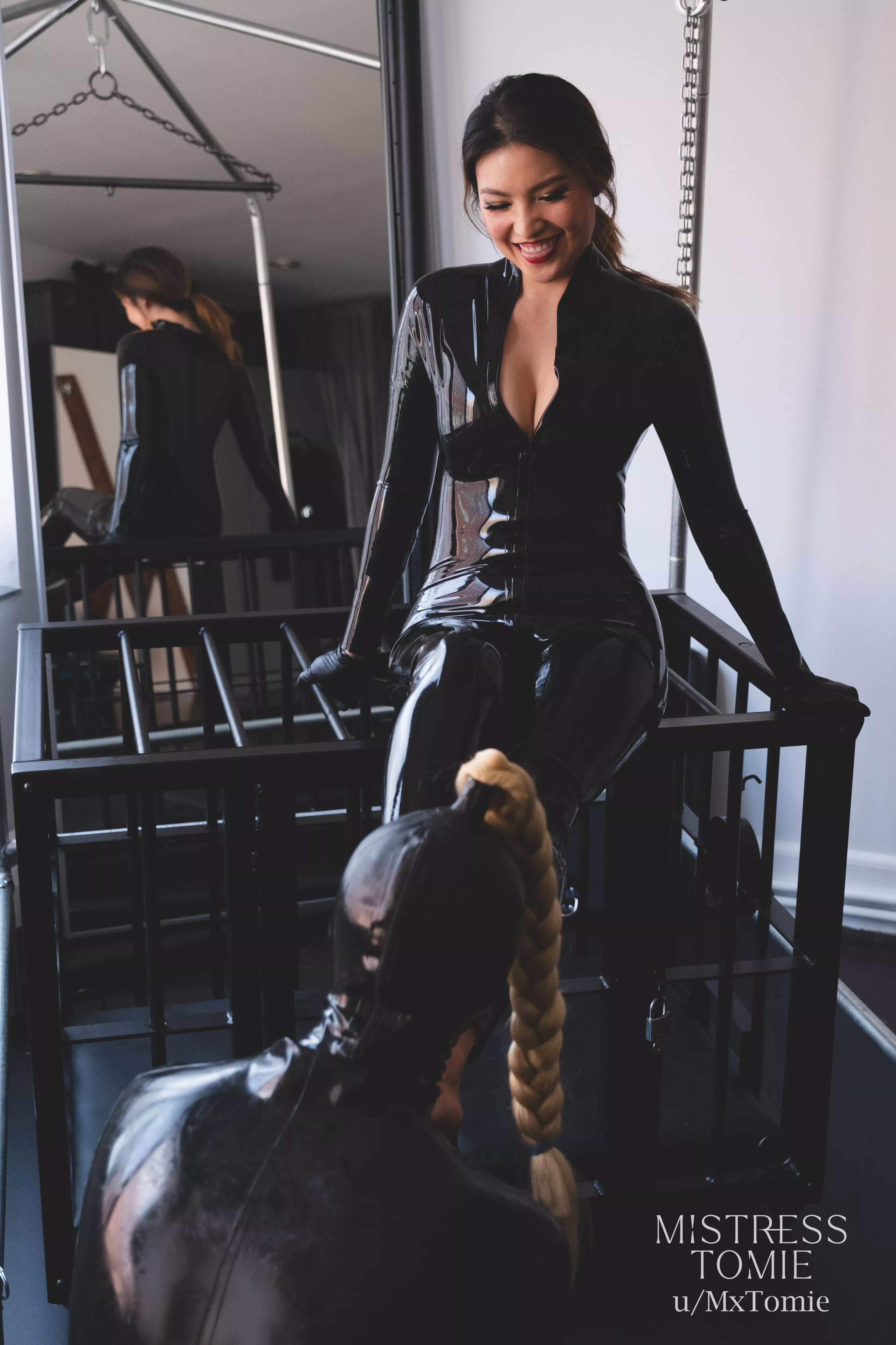 Laughing as my loser gimp does what I tell him to do [F][M]