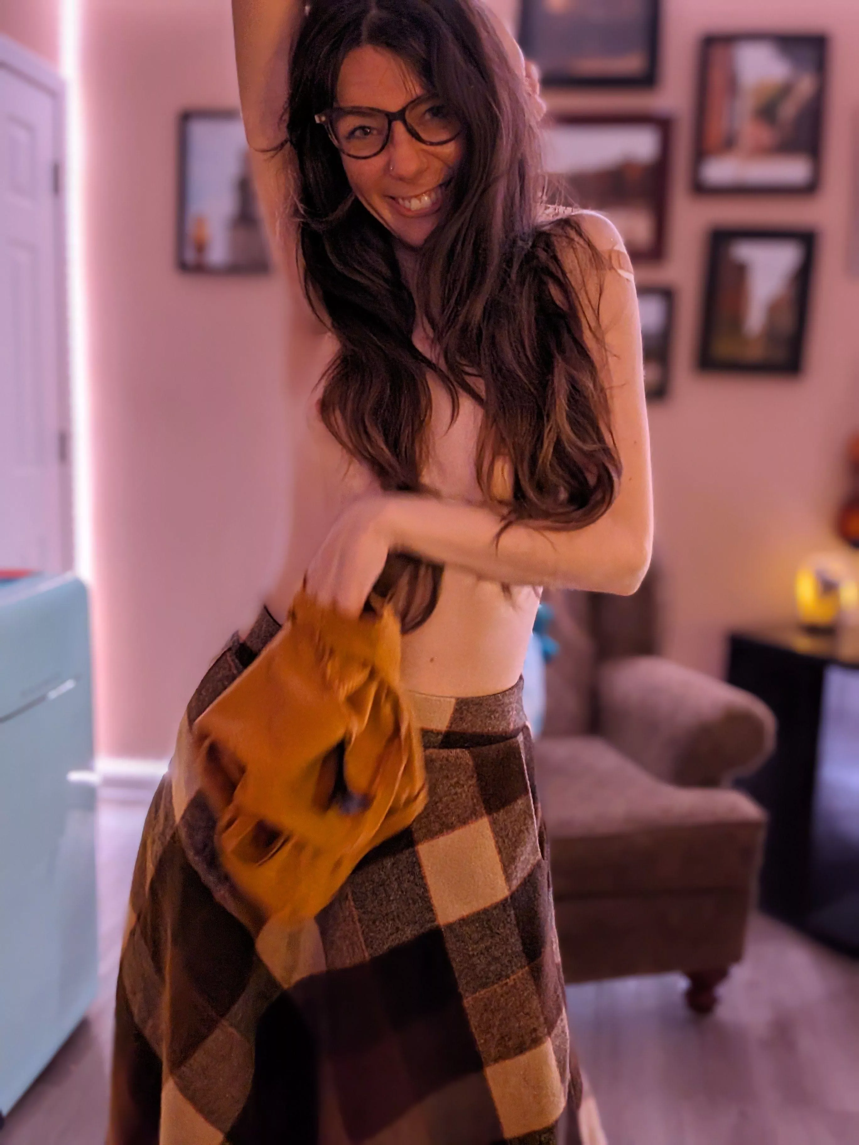 Lizard Logic: The week is more than halfway over . . . So I'm more than halfway naked. 🤷🏻‍♀️🦕🧠 [GFE][PTY]