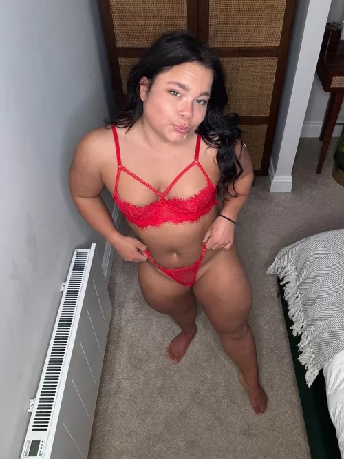 Looking for a daddy who will help me take this bikini off of my midget body 🤭