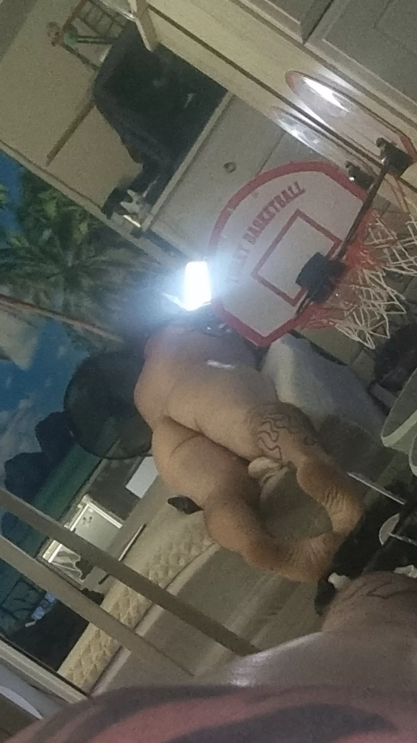 Meet up and bareback my waxed ass tbar