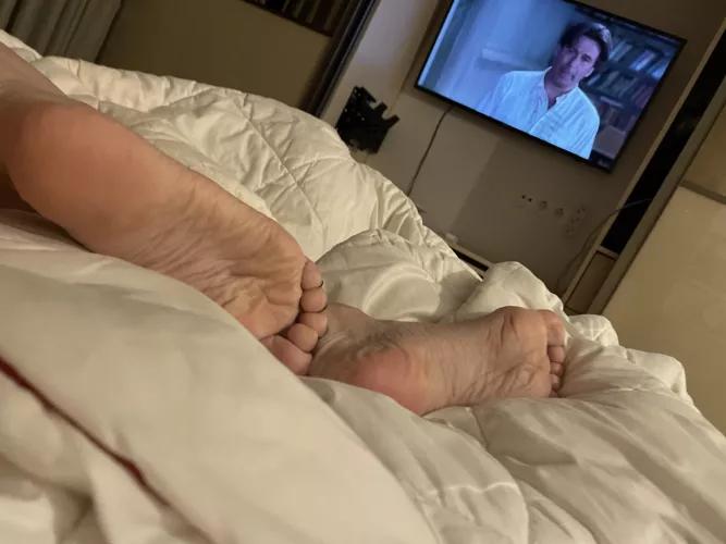 Put ur nose in my feet.