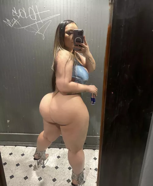 Round and heavy 🍑🍑💦💦