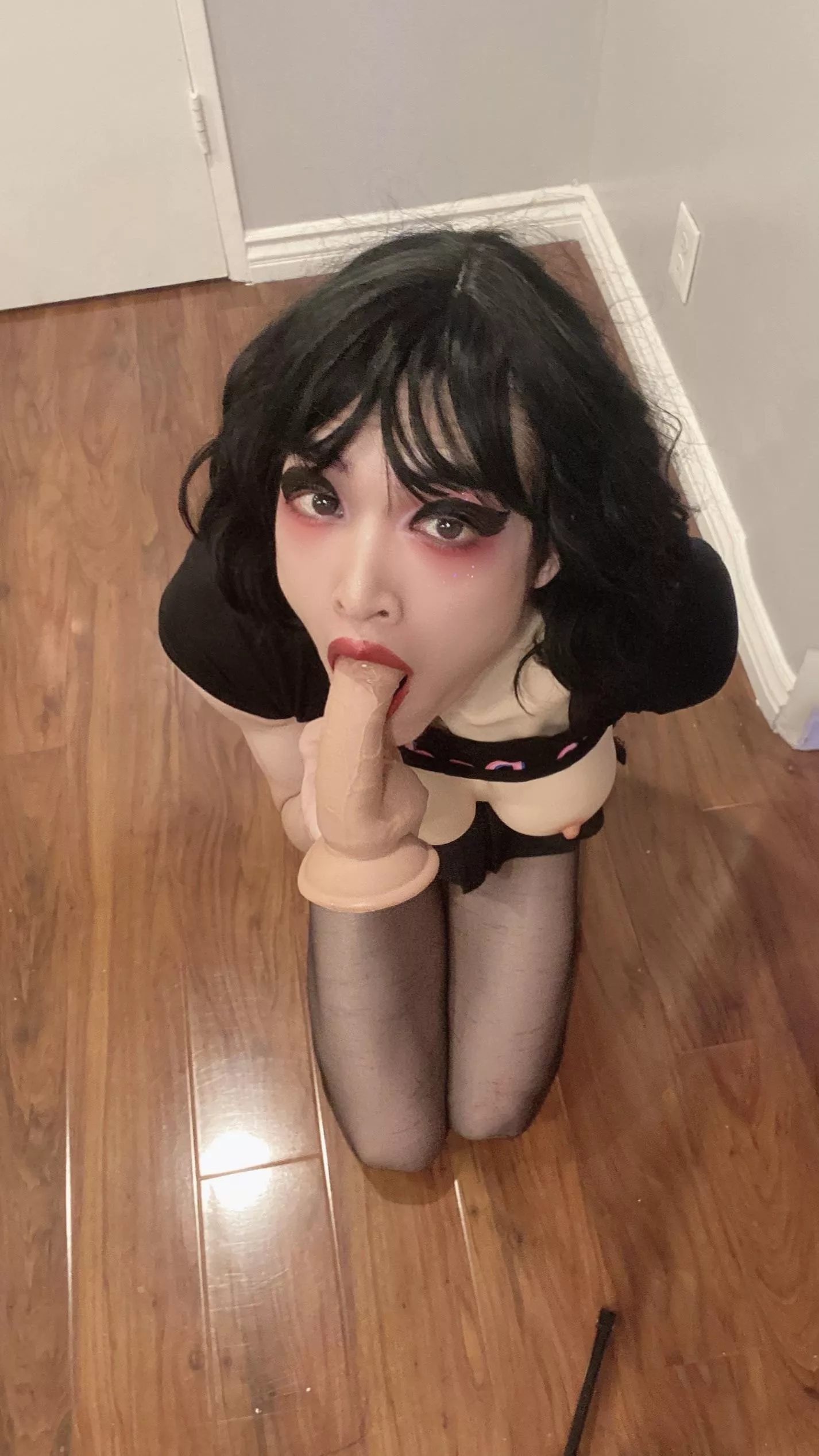 Slide it all the way in for me 💦