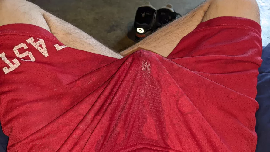 So I'm a 🐷🐕🐾 dare you to smell me. My gear is smelly.