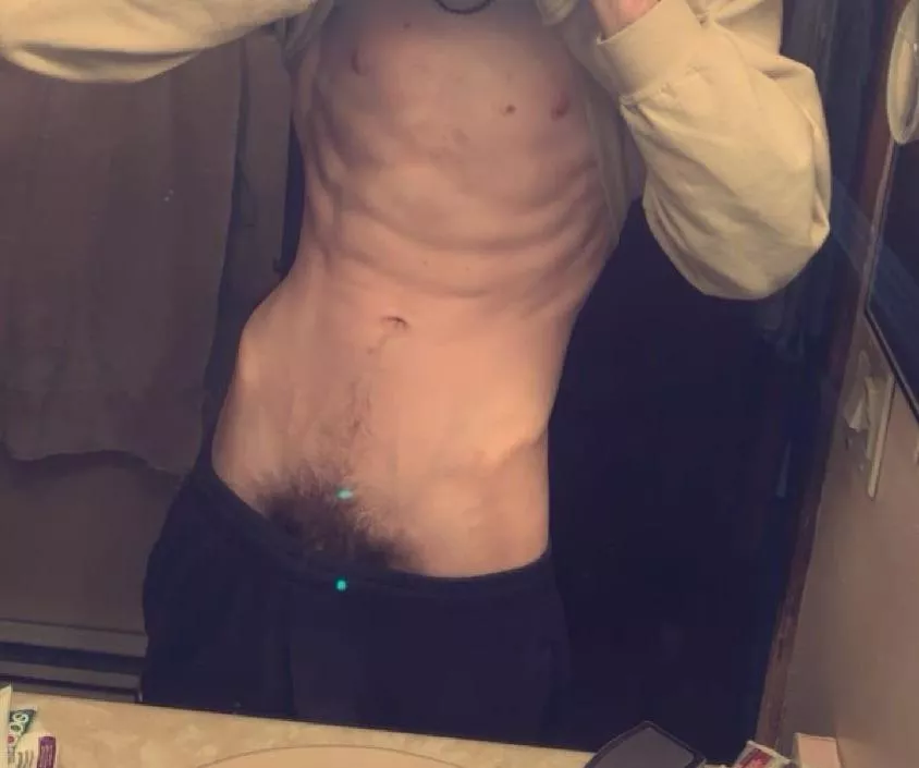 Trying to normalize twinks having some hair :3