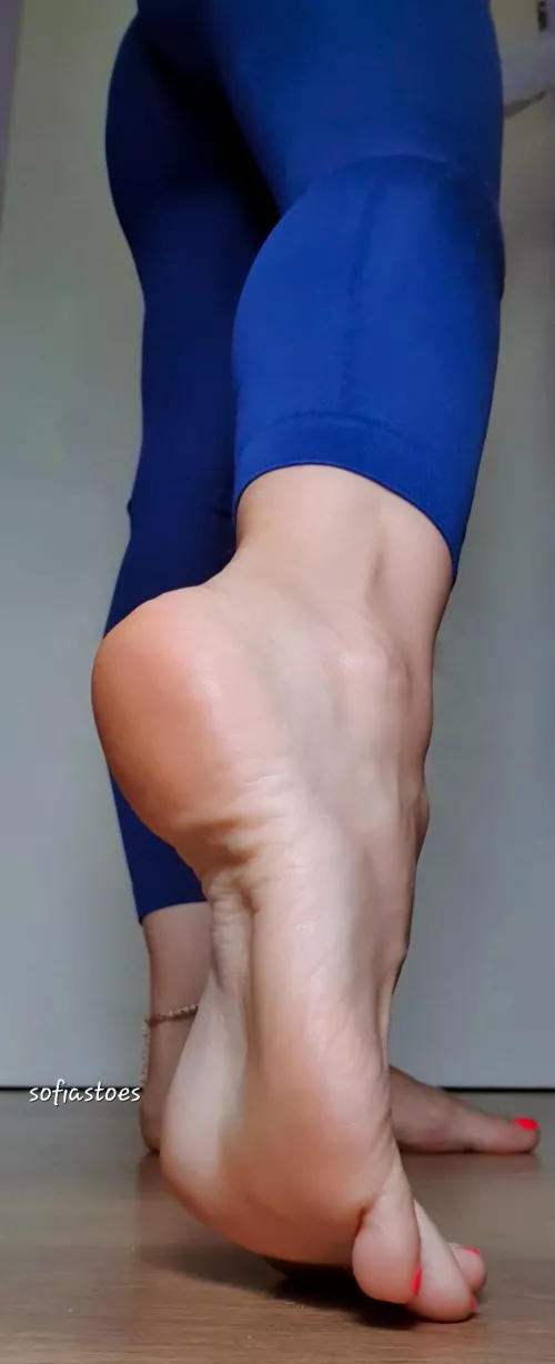 Upsss didn't mean to step on you, what are you doing on the floor 🤔🤭 