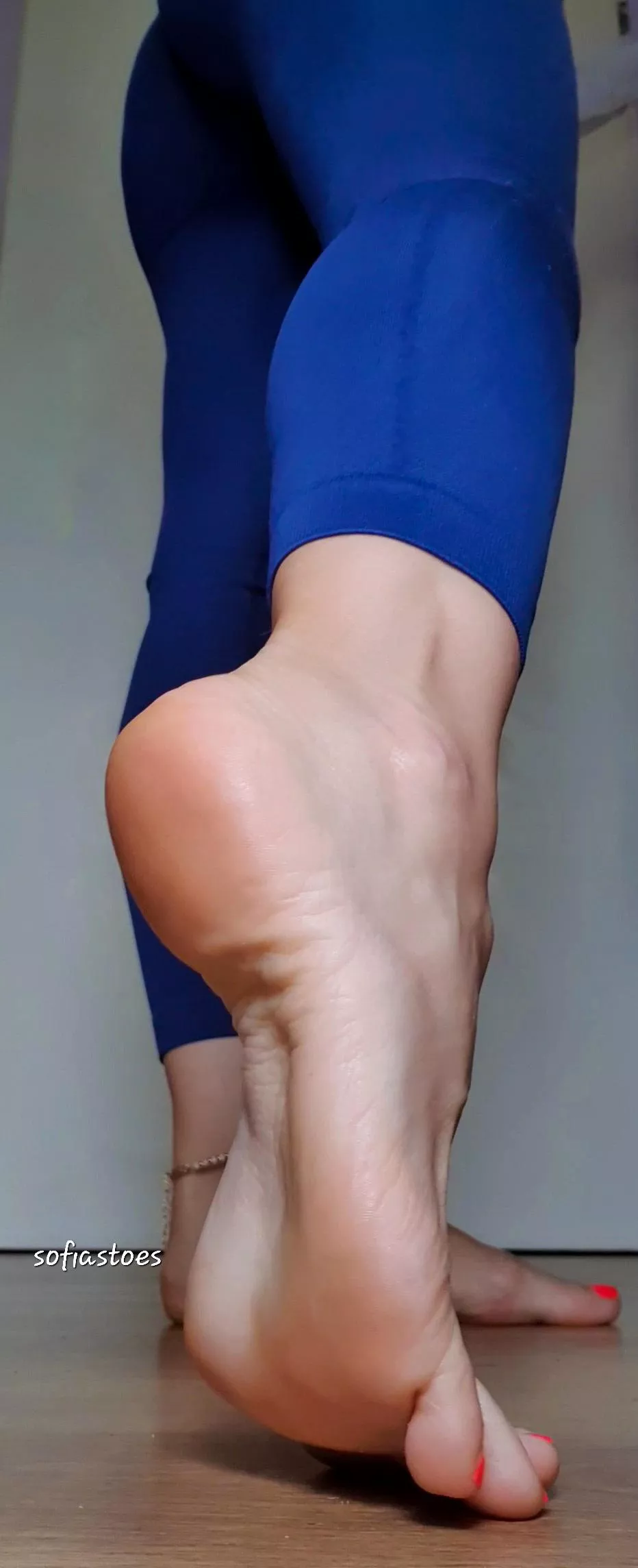 Upsss didn't mean to step on you, what are you doing on the floor 🤔🤭 