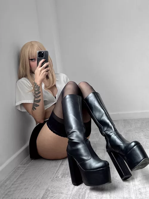 What would you do if I gave you the opportunity to lick my boots, slave?