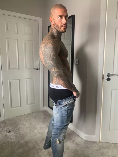 What would you do to this plump butt? ;) 