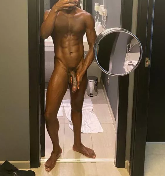 What’s the first thing you do after checking into a hotel? I always take a bathroom pic