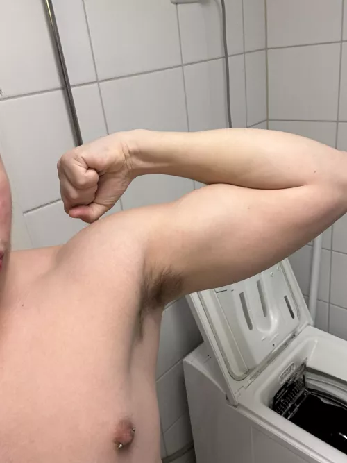 You see me remove my shirt and flex, how do you react?