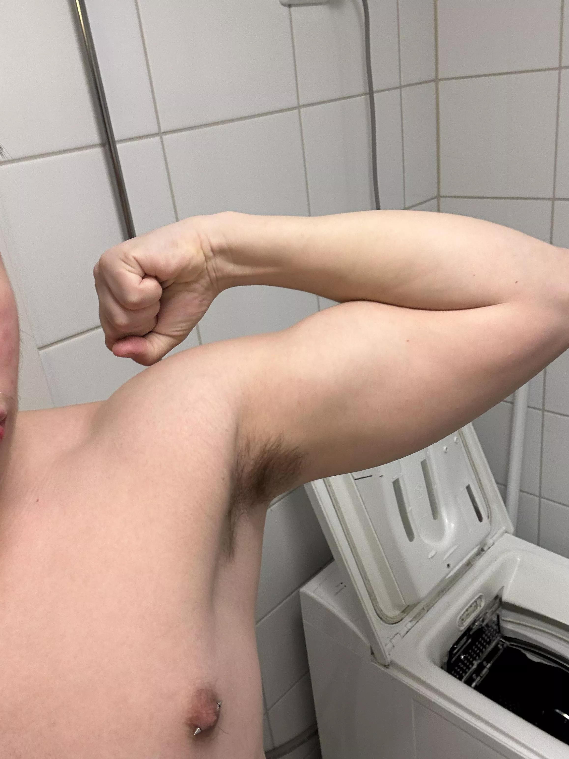 You see me remove my shirt and flex, how do you react?