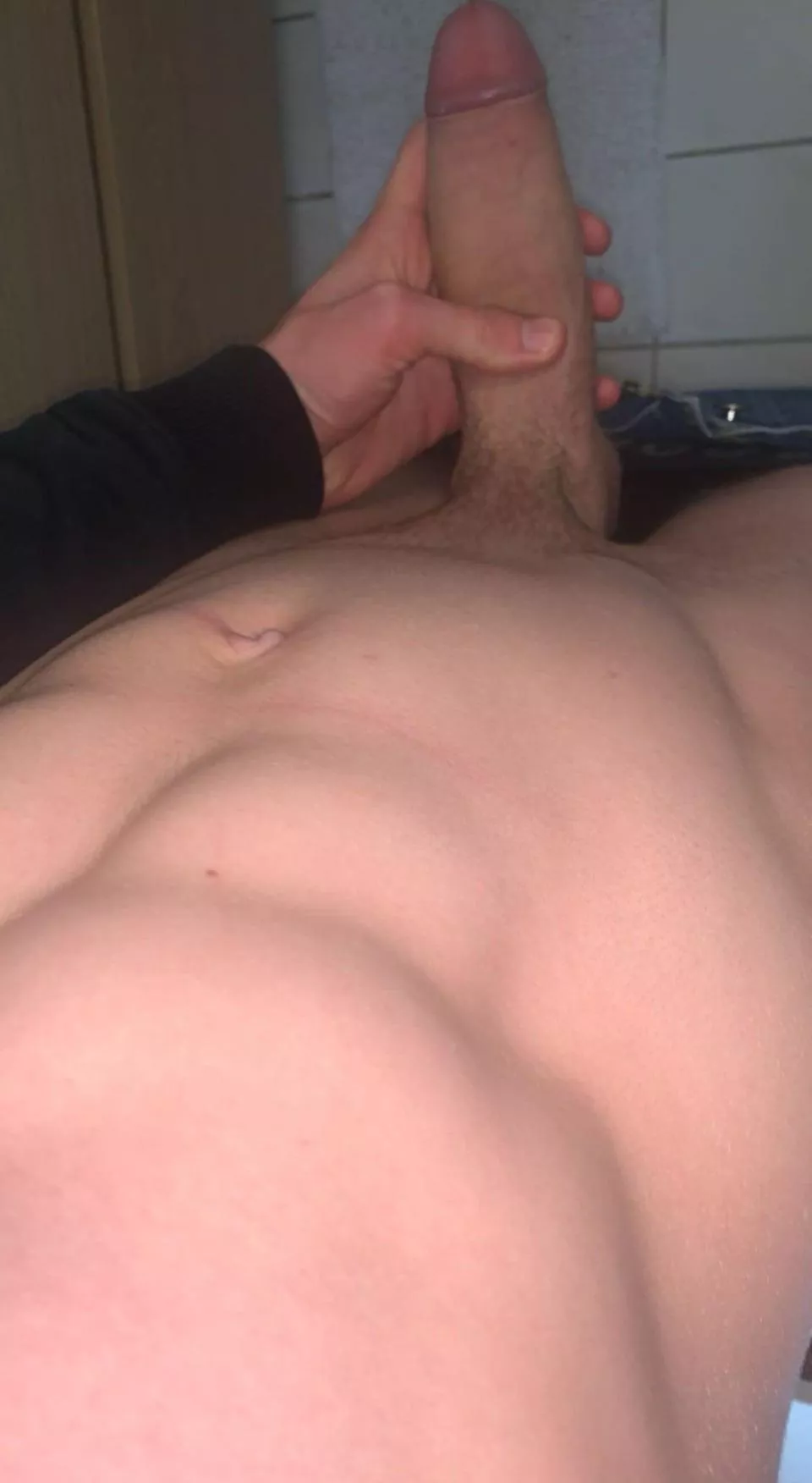 23 m montreal looking for fellow hung af skinny/fit college bros. Been craving a real fat cock for a while
