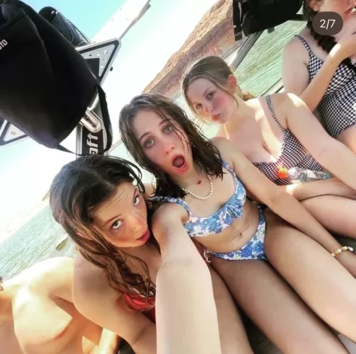 [3] which bikini friend