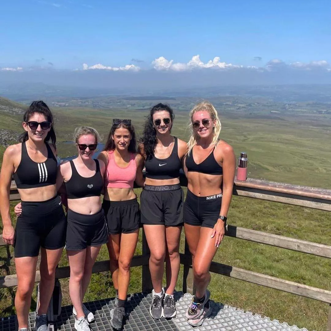 [5] Which athletic girl are you taking home?