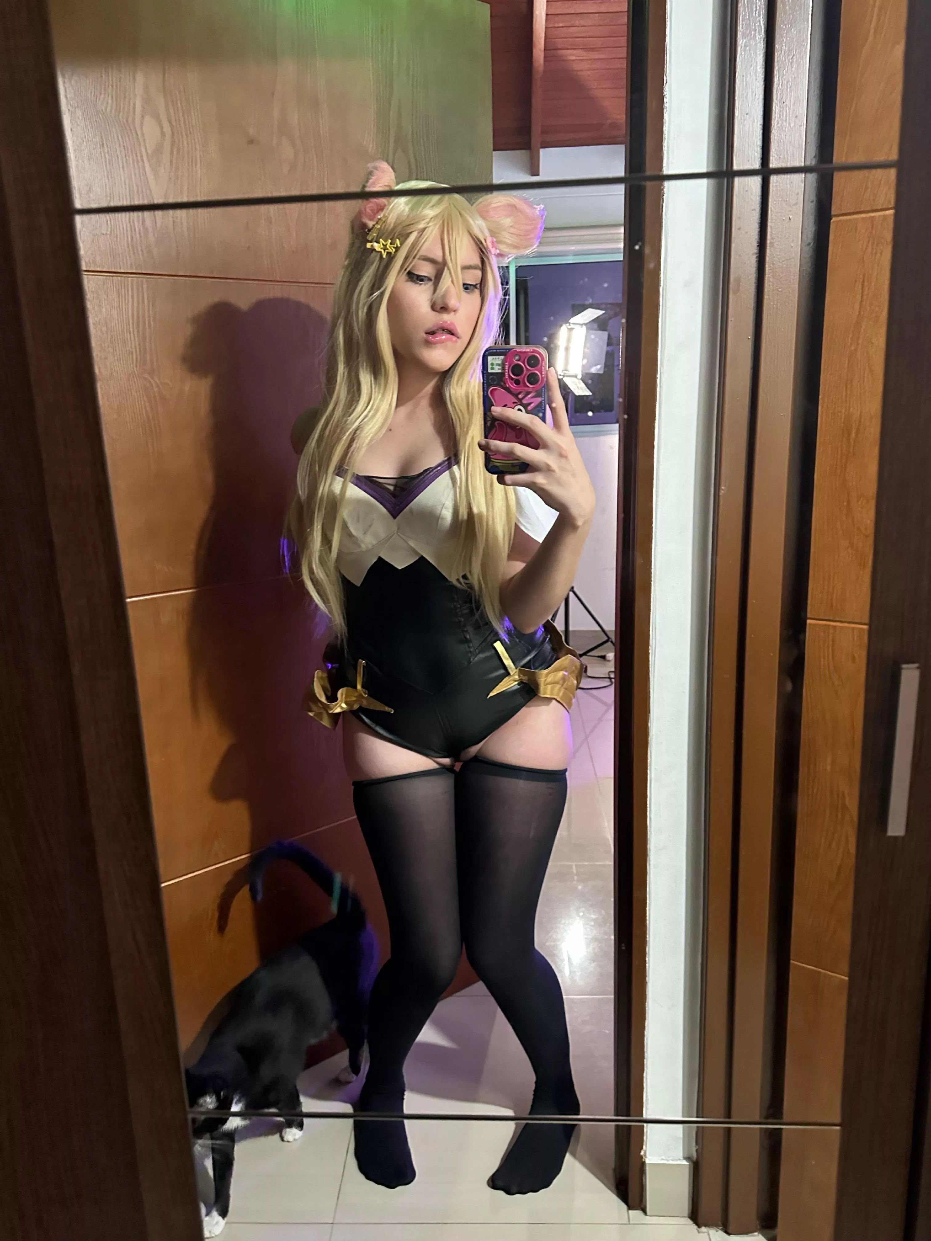 Ahri by alewaifu