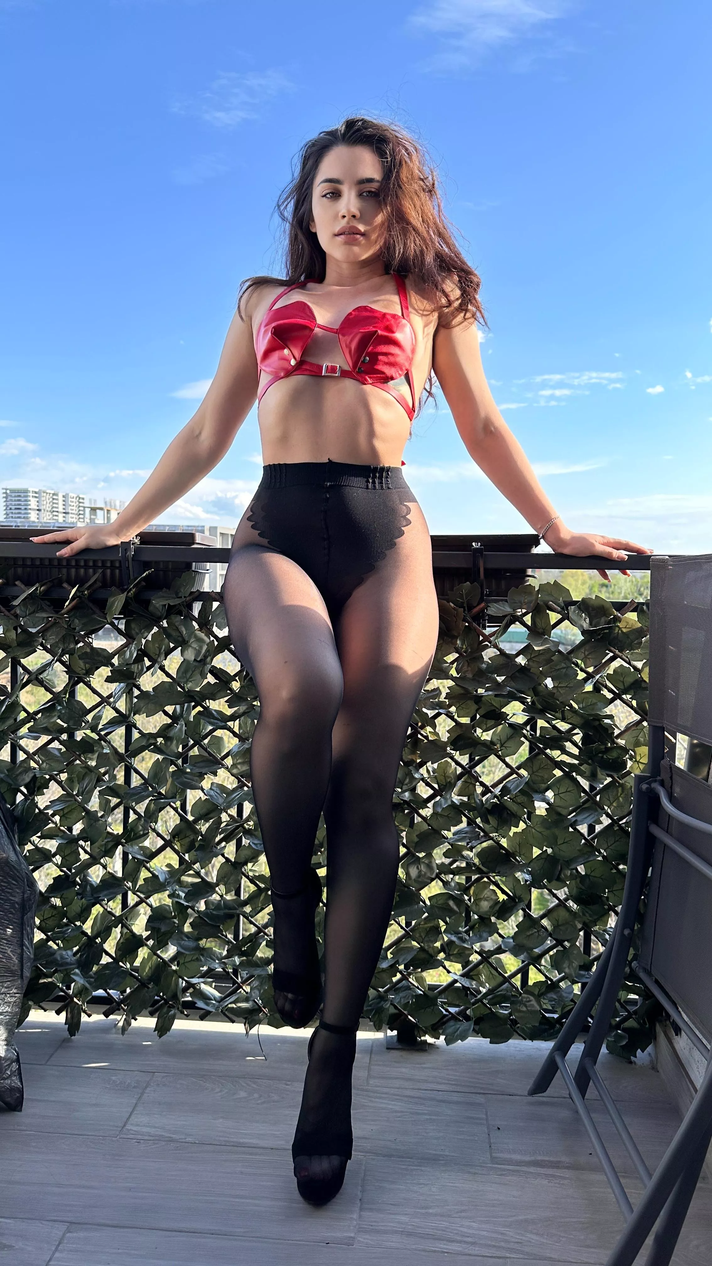 An elegant woman is a woman with a sexy imagination. 💭