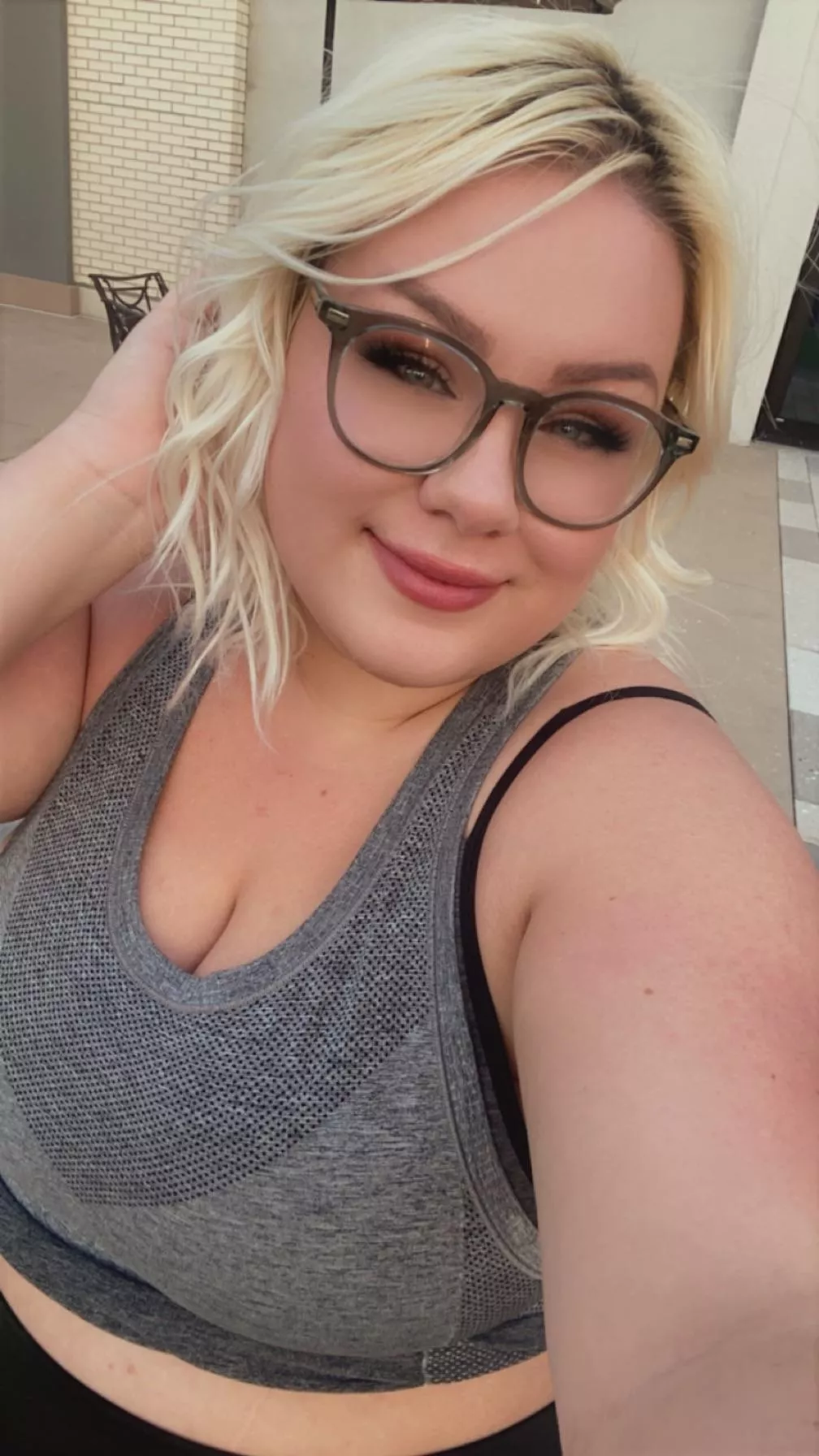 Are the glasses cute or nah? 🧐