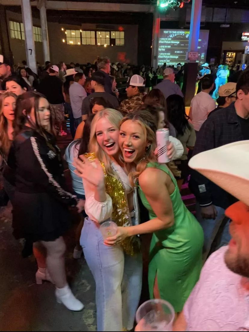 Blonde or brunette[2]