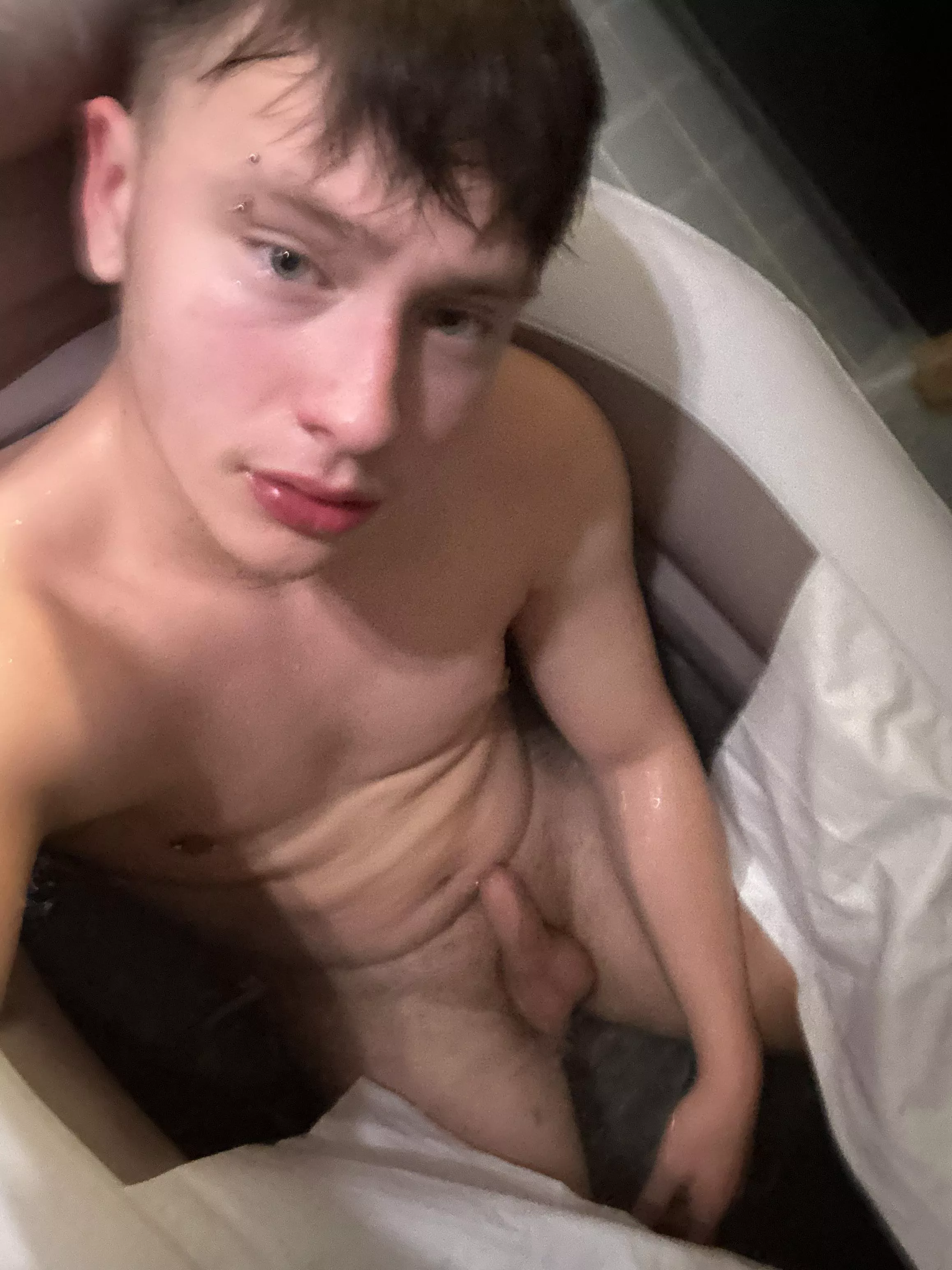 Can I pee on you after the bath?😈