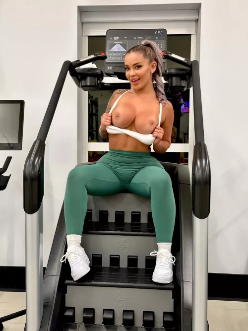 Can you cover them with your cum please? 💦