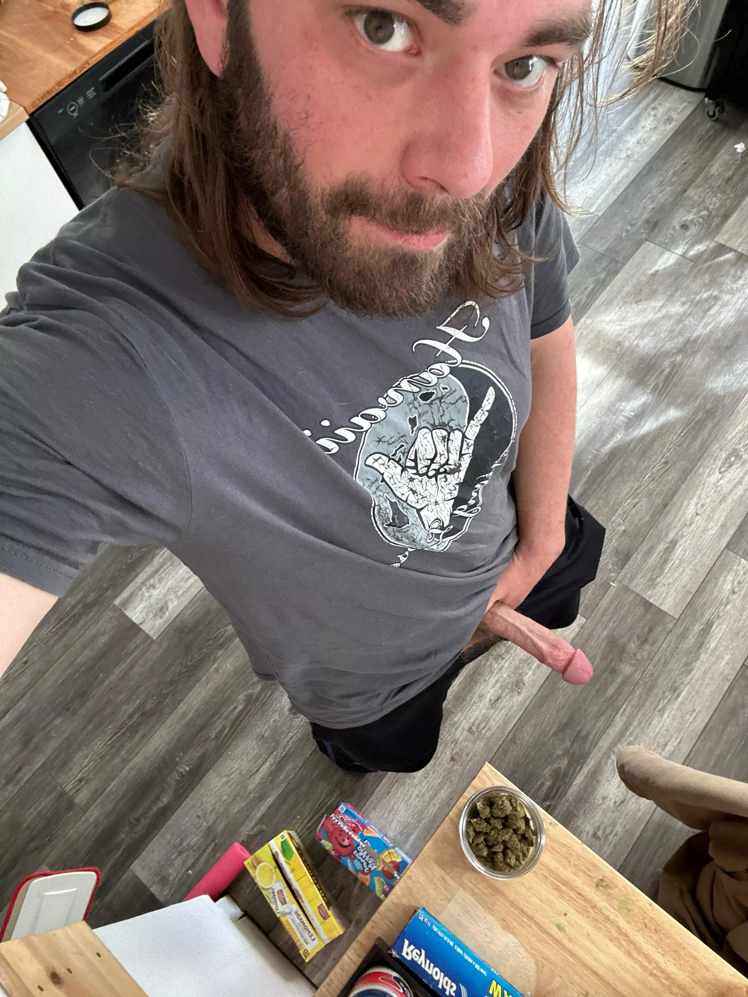 Cum spend 4/20 with (m)e and help me smoke this whole ounce 