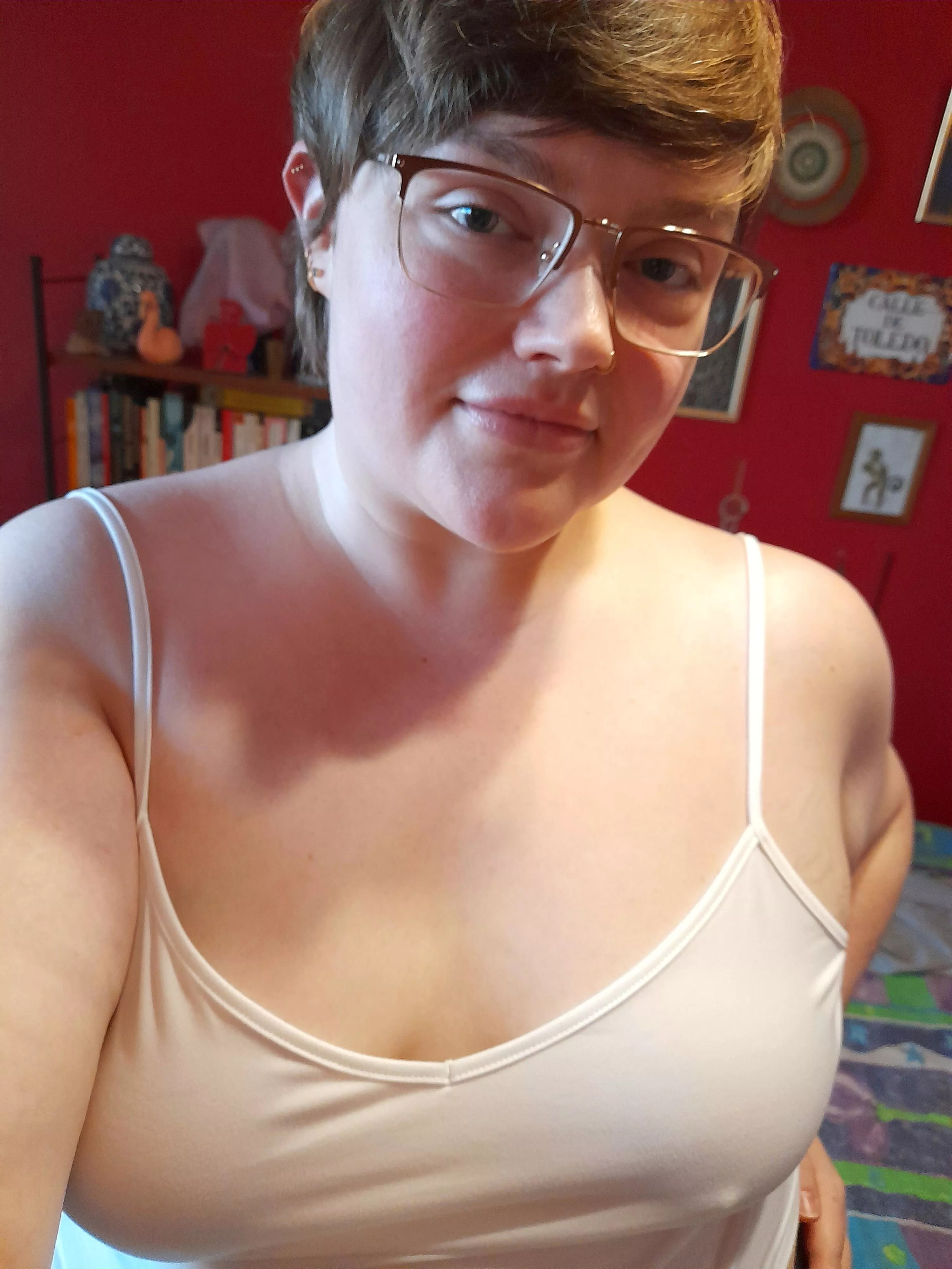 do you like short-haired girls? 🖤